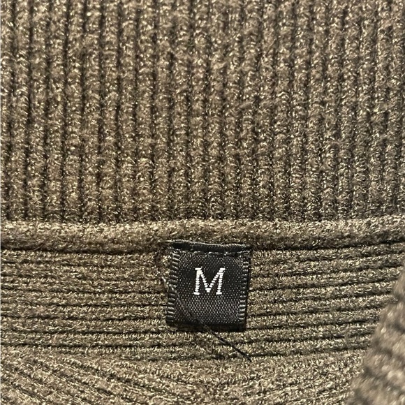 Oversize Cowl Sweater Thick Material size M - Picture 3 of 3